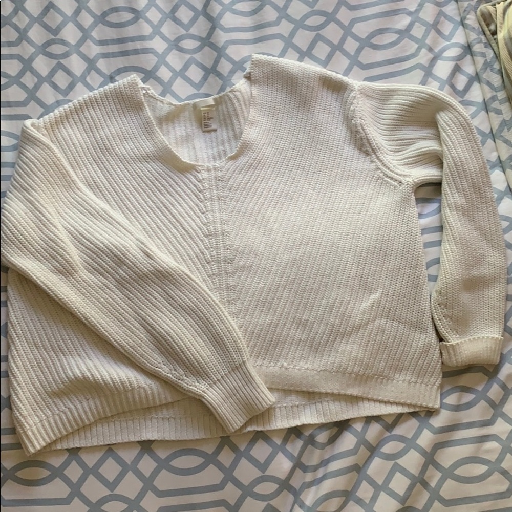 H&M white v-neck sweater